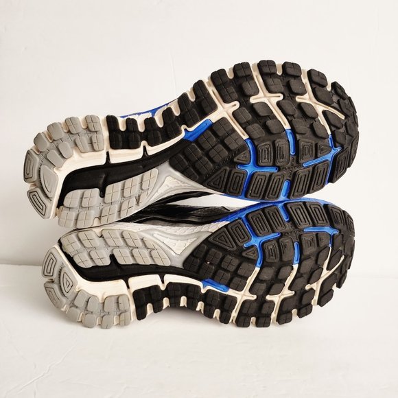 Athletic_Shoes